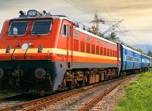 Photo of इंडियन रेलवे स्पेशल ट्रेन: रेलवे की 40 जोड़ी नई स्पेशल ट्रेनों की टिकट बुकिंग आज से शुरू, जानें कैसे मिलेगा कंफर्म टिकट…