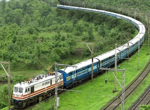 Photo of आज से पटरी पर दौड़ने लगेंगी रेलवे की 86 स्‍पेशल ट्रेनें, यहां देखें गाड़ियों की पूरी लिस्ट और जानें कैसे कराएं स्पेशल ट्रेनों में बुकिंग…