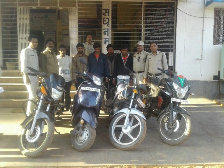 लूट के आरोपी गिरफ्तार लूट के आरोपी गिरफ्तार